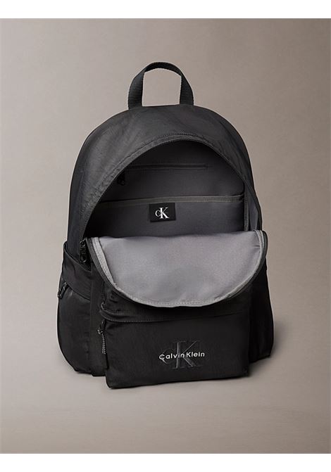 Zaino in nylon con logo monogramma Nero CALVIN KLEIN | LV04D3114GUB1